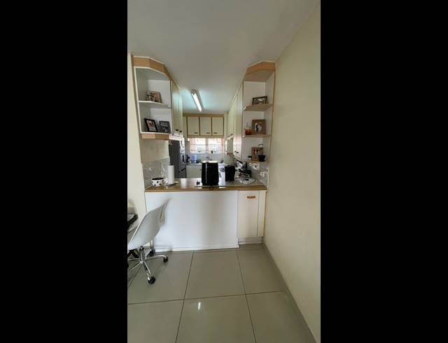 1 BEDROOM APARTMENT FOR SALE IN ESSENWOOD